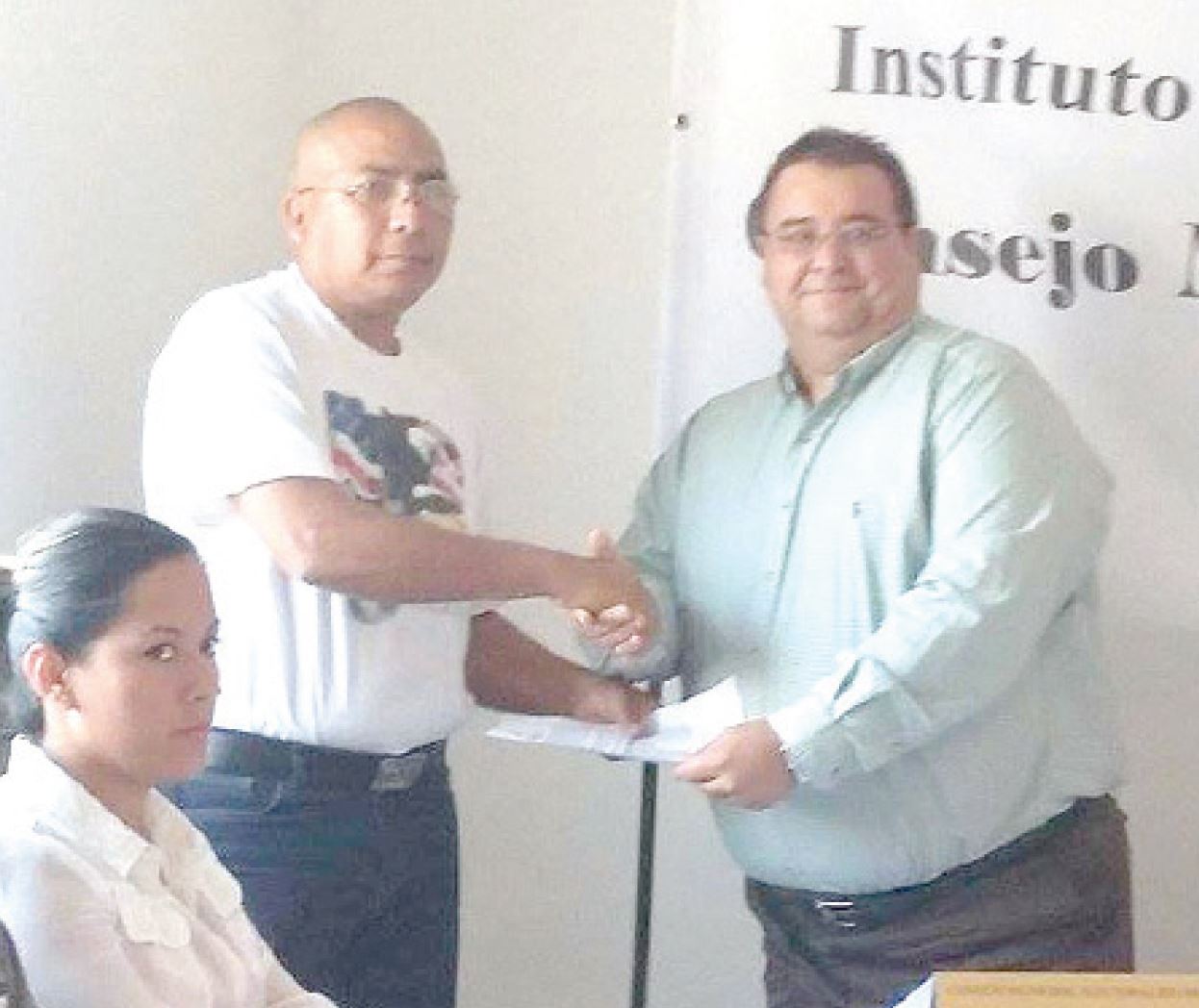 Avala Ietam a Alejandro Llanas La Tarde