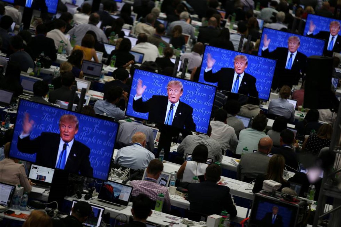 Sala de prensa donde se está siguiendo el debate presidencial en la Universidad de Hofstra en Hempstead, Nueva York.