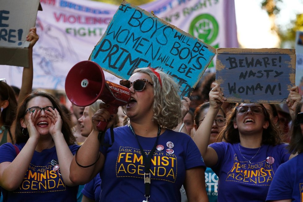 Miles de manifestantes acuden a una protesta por el Día Internacional de la Mujer, en Melbourne (Australia).