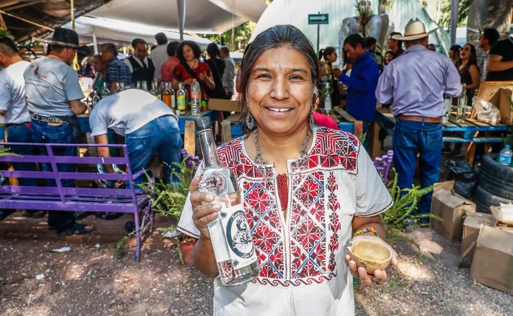 Es una bebida internacional, que ha posicionado a Oaxaca como el primer exportador del país; en restaurantes de prestigio, la cocina de autor contempla el maridaje con el mezcal.