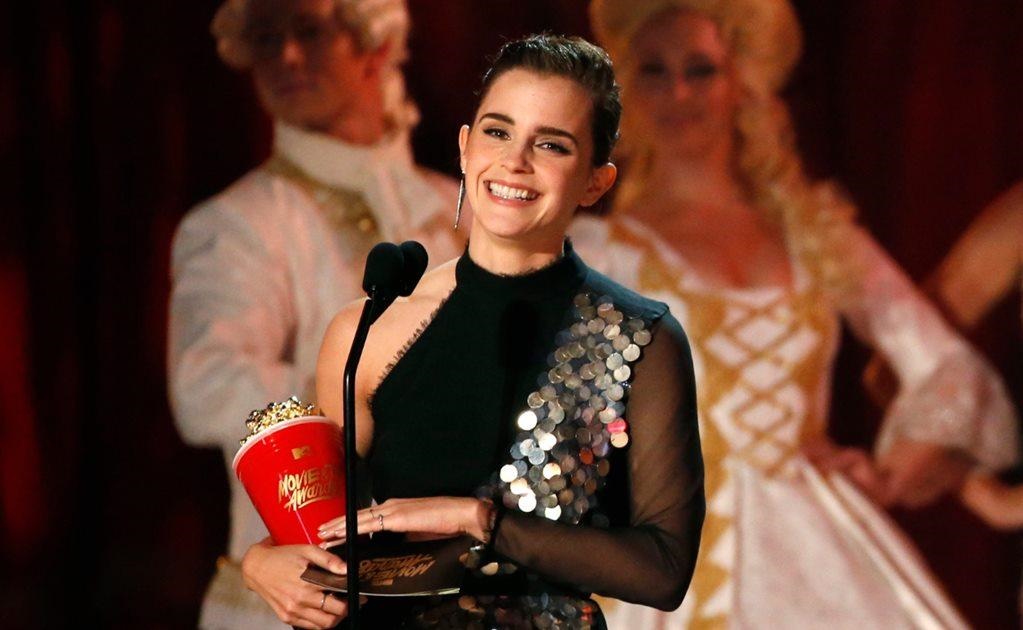 Emma Watson se llevó el primer premio de la noche, mejor actor en cine, por su trabajo en “La Bella y la Bestia”. Esa producción fue reconocida como película del año.