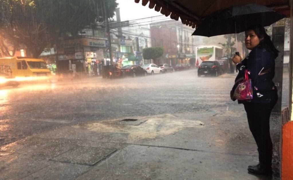 Se registra lluvia generalizada en la Ciudad de México, ya que en al menos ocho delegaciones se registra caída de precipitación, de acuerdo con el reporte del Centro de Comando, Control, Cómputo y Comunicaciones. Foto: Alejandra Leyva/El Universal