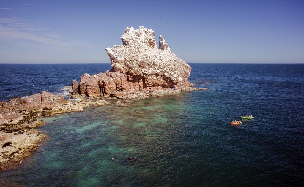 La Paz, en Baja California Sur, está rodeado por islotes que se pueden navegar en kayak. (Foto: Especial)