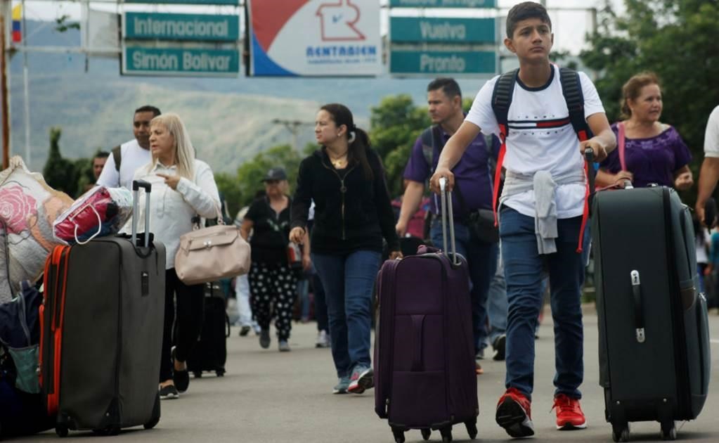 Unos 25.000 venezolanos cruzan diariamente la frontera para ir a Colombia, según cifras oficiales, pero unos 3.000 no han regresado en los últimos días.