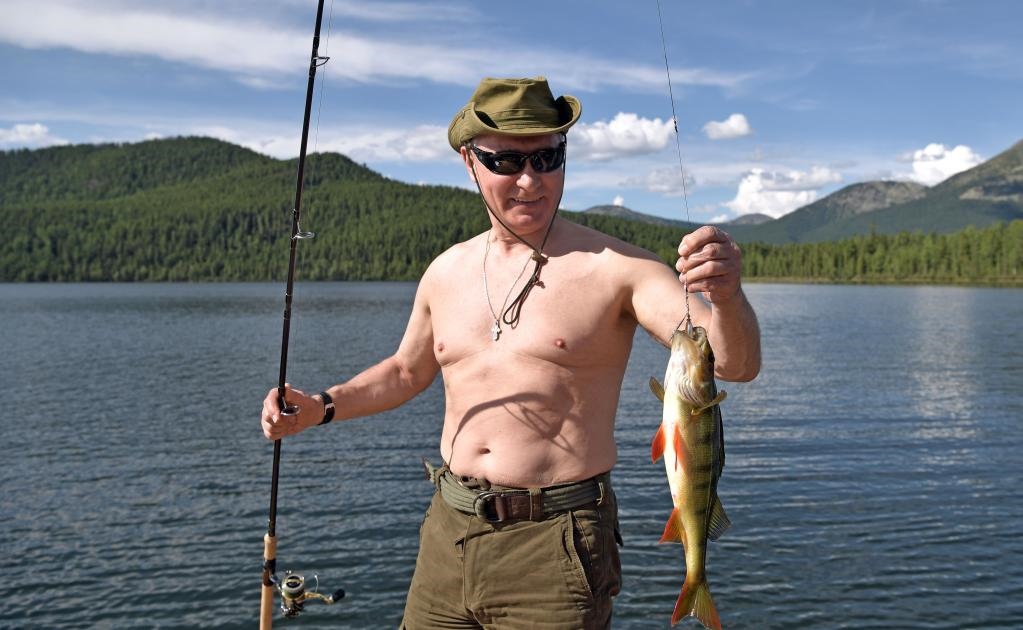 Putin es un conocido amante de la naturaleza que aprovecha cualquier ocasión dentro de su apretada agenda para hacer escapadas a lejanos lugares de la geografía rusa y participar en programas de conservación de animales, desde tigres hasta leopardos o cig