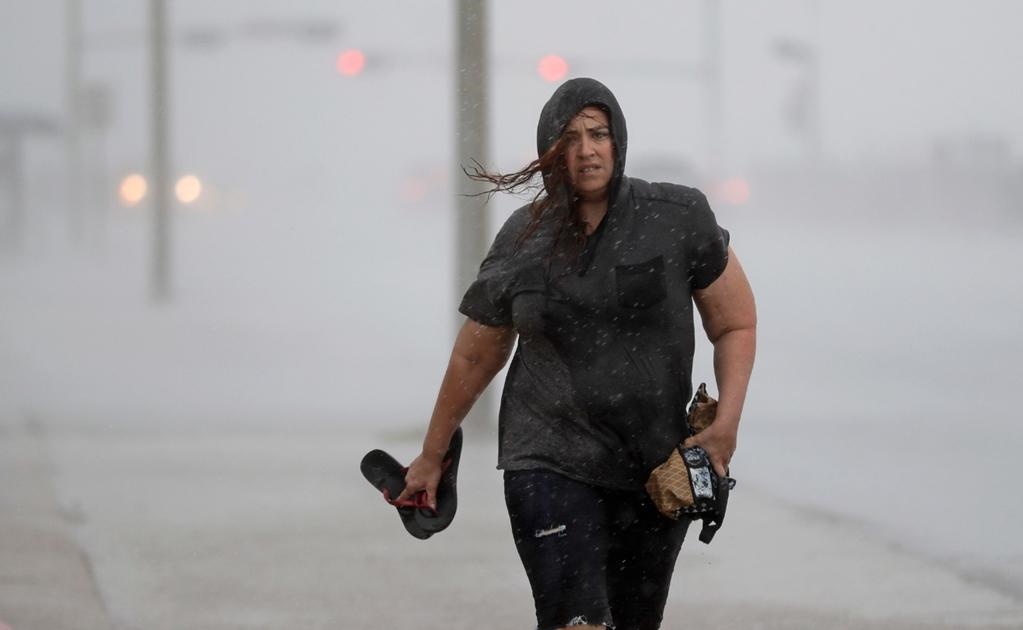 Autoridades del estado y del gobierno federal se mantienen en alerta máxima ante las fuertes lluvias y vientos del huracán, el primero en afectar a la zona desde 2008. Foto AP