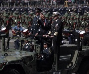 Fuerzas Armadas desfilan por el aniversario de la Independencia