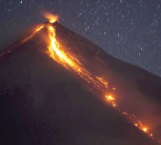 Volcán de fuego entra en erupción