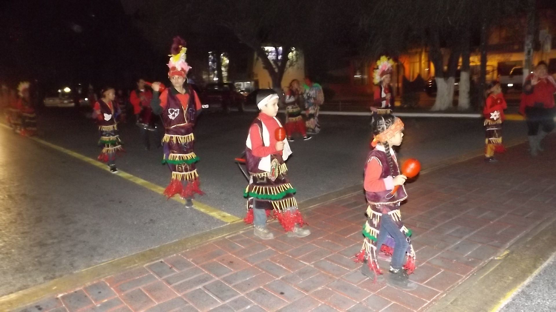 PARTICIPAN. Chicos y grandes vienen participando en los grupos de danzantes o matachines como también se les conoce, como parte de las celebraciones que se realizan en honor a la Virgen de Guadalupe.