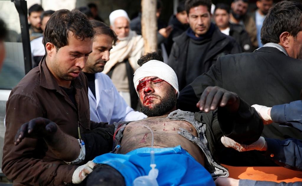 Kabul, Afganistán La explosión de una ambulancia bomba en Kabul causó casi 100 muertos y 158 heridos, sembrando pánico y terror en un barrio muy concurrido de la capital afgana.