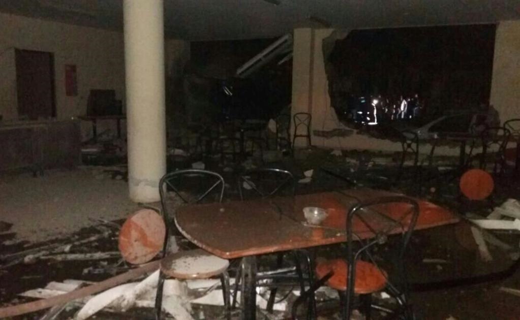La explosión de un artefacto en la parte posterior de un edificio policial en la provincia del noroeste del país dejó más de 20 heridos leves y daños en infraestructuras.