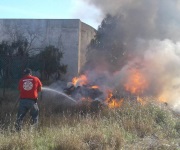 Dantesco incendio se registra en el estacionamiento del Cinemas Gemelos