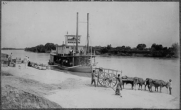 ANTECEDENTES. En 1848, ya navegaban barcos de vapor por el Rio Bravo, de Brownsville Tx. Hasta Cd. Mier Tam. (lugar llamado “El Sótano”), trasportando mercancías y personas y su último viaje fue en 1905.