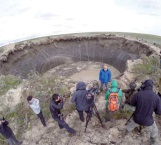 Descubren qué causa gigantescos hoyos en Rusia