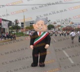 Botan de la parada obrera en Reynosa a la botarga de AMLO