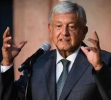 Proyecta López Obrador que la gasolina bajará en 3 años