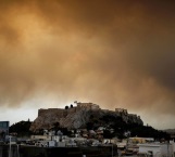 Incendios en Grecia dejan al menos 74 muertos y 187 heridos
