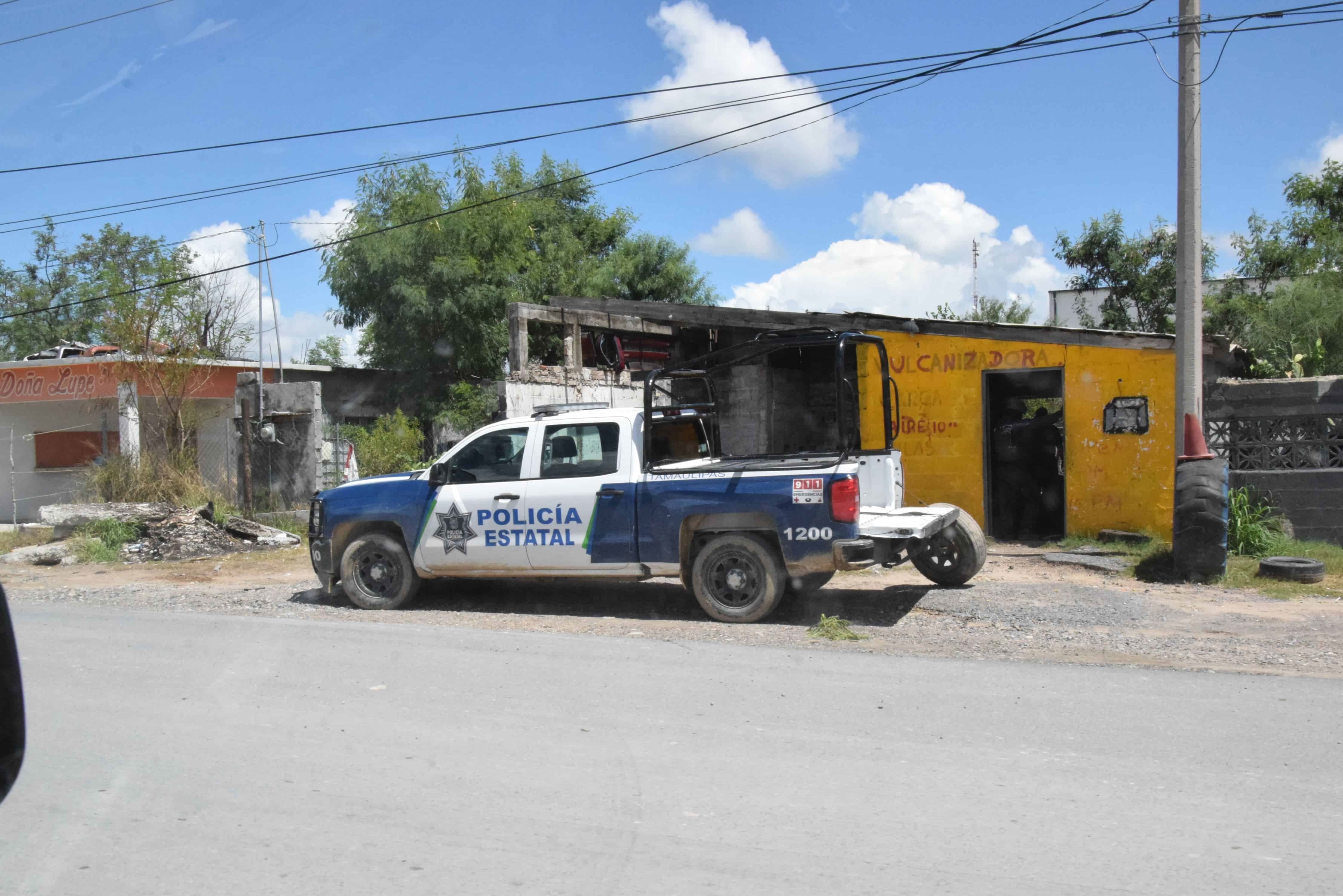 DAÑOS. Una patrulla de la Policía Estatal fue dañada de un neumático con ponchallantas en la carretera Ribereña y otras unidades del Ejército Mexicano en el libramiento Anzaldúas.