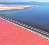 Lago de Utah se divide en 2 colores diferentes