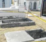 Acordonan por seguridad serie de tumbas abiertas para evitar accidentes