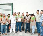 Corren a promotores de salud