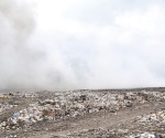 Invade humo de quema de basura en Las Anacuas