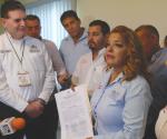 Rosy Corro recibe su constancia de mayoría