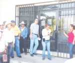 Obliga CNC a funcionarios cerrar oficinas de Sagarpa
