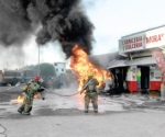 Iba cargada de gasolina y explota