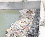 Tira de basura en calles provoca las inundaciones