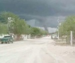 Reportan tornado en carretera