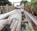 Urge reparen puente de fierro en El Anhelo