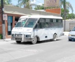 Arrollan micros al reglamento de transporte