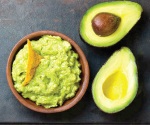 Recomiendan consumir 100 gramos de aguacate al día