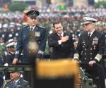 Preside Peña el desfile militar