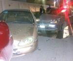 Briago se estrella contra 3 vehículos estacionados
