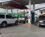 Abren pocas gasolineras y algunas se quedan sin combustible en Reynosa