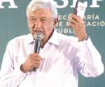 Llama AMLO a ser felices sin acumular riquezas