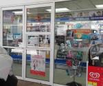 Roban en farmacia mediante boquete