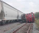 Vuelca locomotora y 7 vagones descarrilan