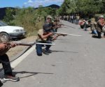 Capacitan a niños en uso de armas de fuego para defender pueblo en Guerrero