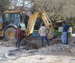 Revientan línea de gas en calle Saltillo del Fovissste