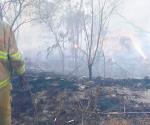 Amenaza a pobladores incendio de pastizales