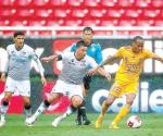 Tigres empatan y regalan cima