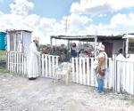 Brindan sacerdotes atención a feligreses