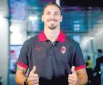 Firma ´Ibra´ con el Milan