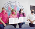 Firman convenio en favor de las mujeres