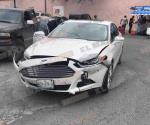 Impacta a un auto por no ceder el paso