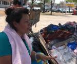 Soportan migrantes fuertes temperaturas