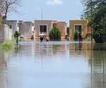 Bloquean carretera a San Fernando por inundación en Pirámides